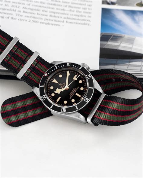 The James Bond “NATO” strap.